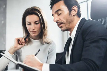 信用卡欠款情况下能否办理销户手续？